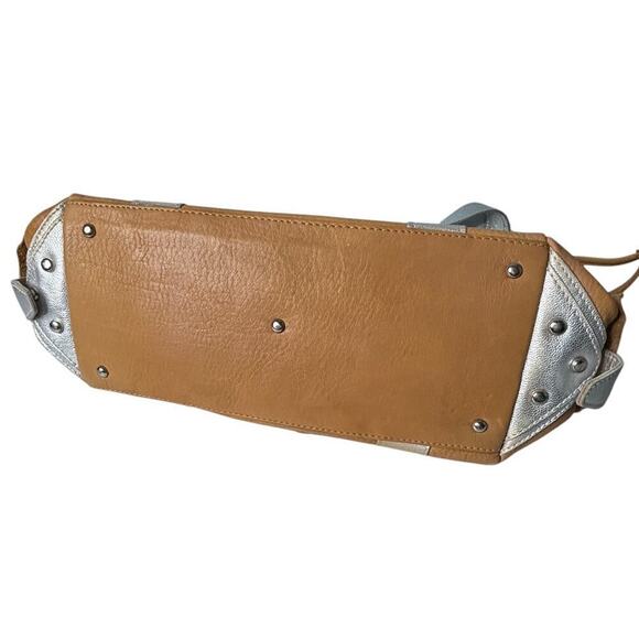 Gustto Italian Leather Large Satchel Bag Tan Silver - Picture 9 of 10